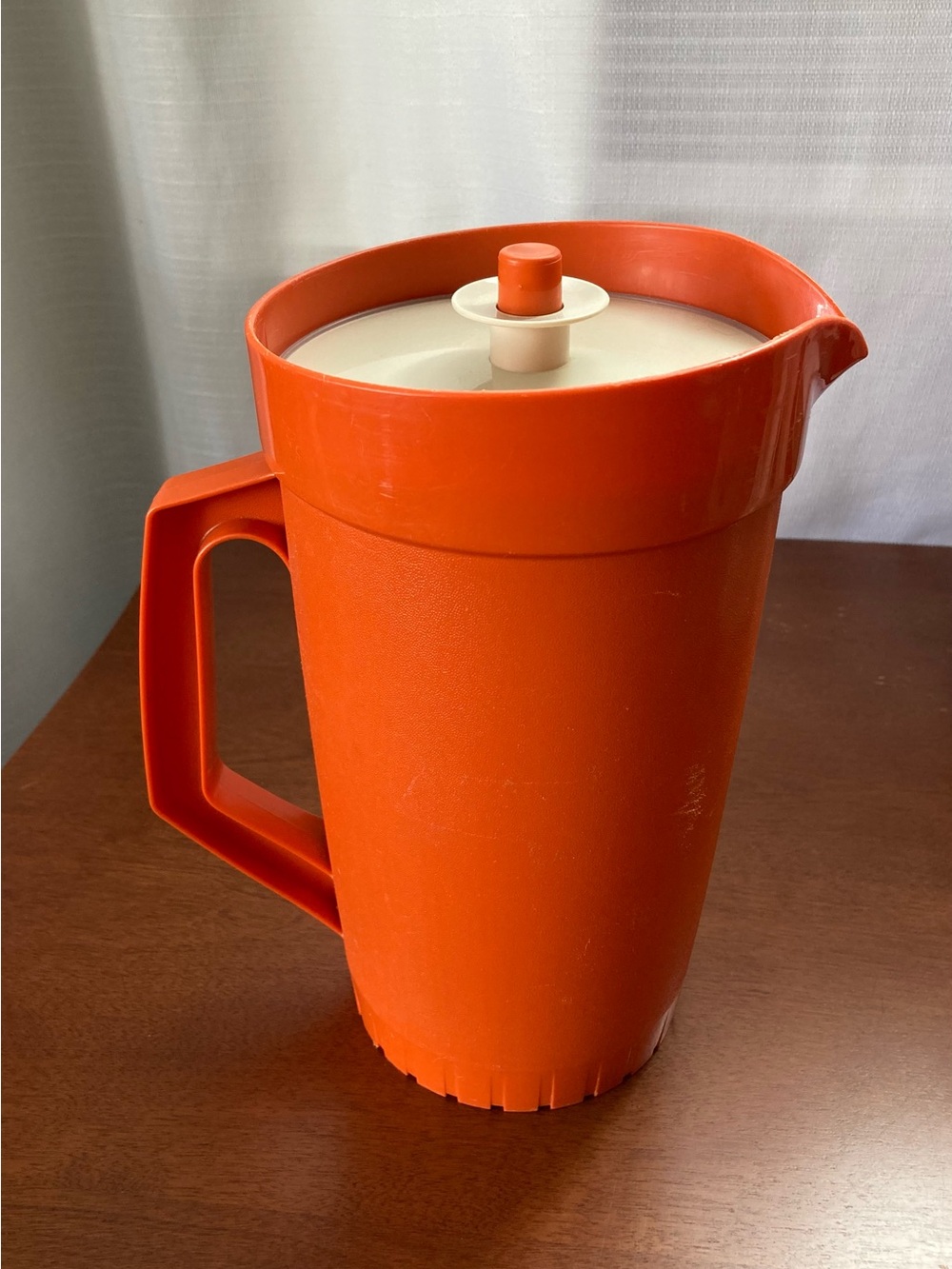 Vintage Tupperware Pitcher with Lid - 70s Juice Container - Push Button Lid